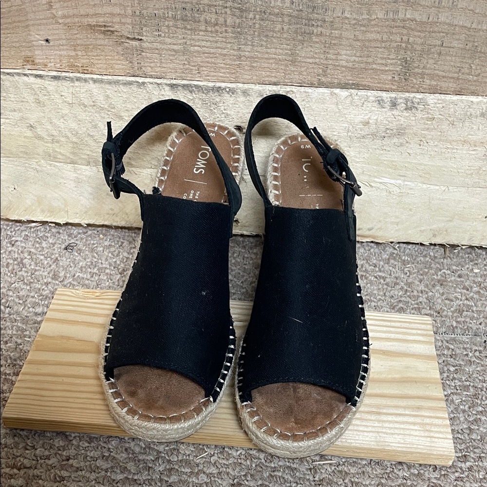 TOMS size 9 Black Espadrille Slingback 4” wedge Shoes